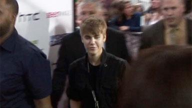 Man on the Run: Justin Bieber!