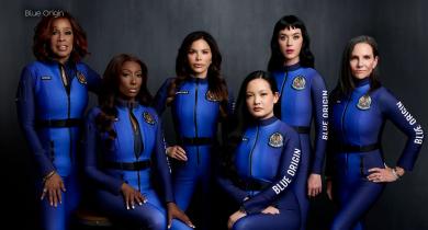 Katy Perry, Gayle King, Lauren Sánchez, Amanda Nguyen, Aisha Bowe, and Kerianne Flynn return from Blue Origin space flight